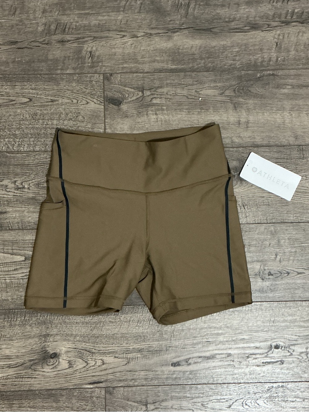 Athleta Brown High-Rise Pocket Workout Shorts Interval Stash Tipped 5” Short